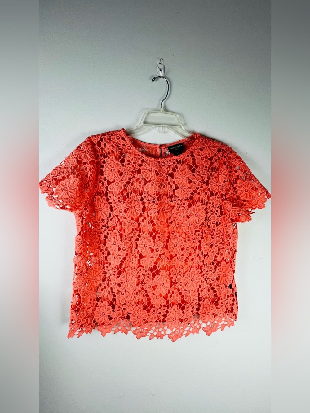 Liz Claiborne Coral Floral Lace Short Sleeve Top